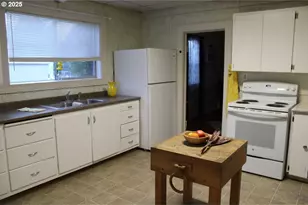 229 E Darwin St, Athena, OR 97813 - Photo 6