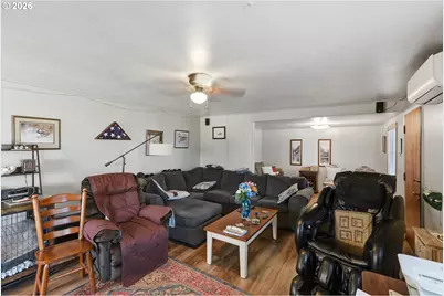 340 16th Ave, Coos Bay, OR 97420 - Photo 14