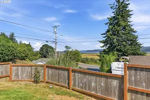 340 16th Ave, Coos Bay, OR 97420 - Photo 38