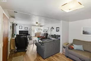 340 16th Ave, Coos Bay, OR 97420 - Photo 10