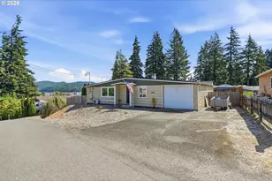340 16th Ave, Coos Bay, OR 97420 - Photo 2