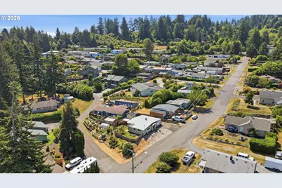 340 16th Ave, Coos Bay, OR 97420 - Photo 48