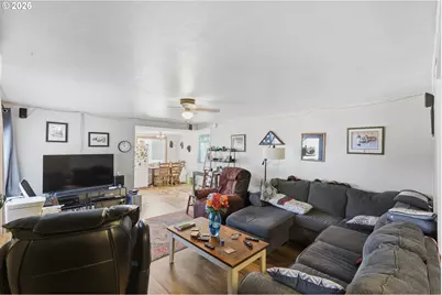 340 16th Ave, Coos Bay, OR 97420 - Photo 12