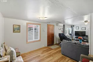 340 16th Ave, Coos Bay, OR 97420 - Photo 8