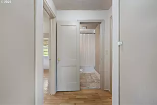 1746 W 9th Pl, Eugene, OR 97402 - Photo 12