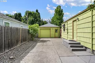 1746 W 9th Pl, Eugene, OR 97402 - Photo 22