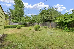 1746 W 9th Pl, Eugene, OR 97402 - Photo 28