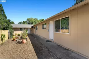 4103 SE Boise St, Portland, OR 97202 - Photo 2