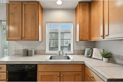 5927 NE 34th St, Vancouver, WA 98661 - Photo 6