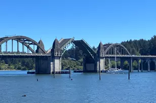 1070 Bay St, Florence, OR 97439 - Photo 22