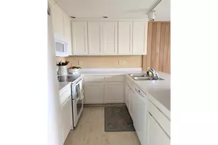 1070 Bay St, Florence, OR 97439 - Photo 10