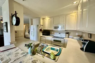 1070 Bay St, Florence, OR 97439 - Photo 8