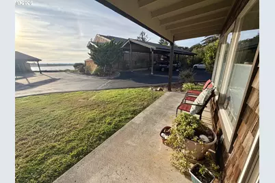 1070 Bay St #22, Florence, OR 97439 - Photo 34