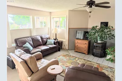 1070 Bay St #22, Florence, OR 97439 - Photo 8