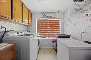 3580 NW Broad St, Roseburg, OR 97471 - Photo 14