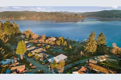 451 Simpson, North Bend, OR 97459 - Photo 32