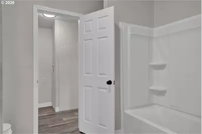 700 N Mill St #112, Creswell, OR 97426 - Photo 14