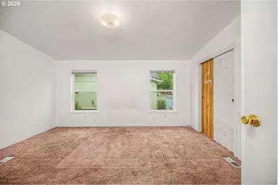 5510 E St, Springfield, OR 97478 - Photo 12