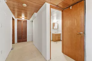 11311 SE Division St, Portland, OR 97266 - Photo 32