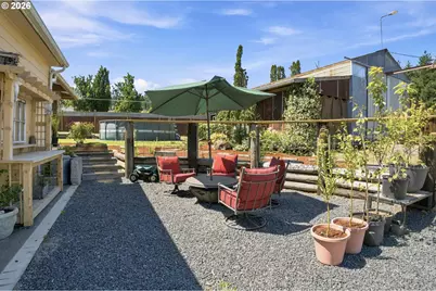 84124 Hilltop Dr, Pleasant Hill, OR 97455 - Photo 38