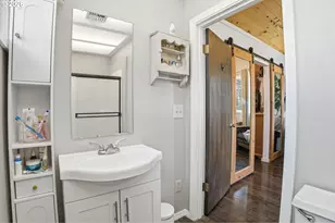84124 Hilltop Dr, Pleasant Hill, OR 97455 - Photo 24