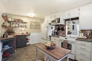 84124 Hilltop Dr, Pleasant Hill, OR 97455 - Photo 14