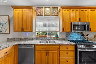 3121 N Knoll Dr, Newberg, OR 97132 - Photo 12