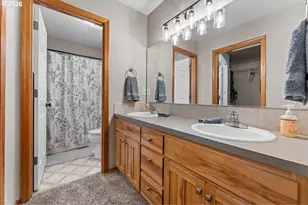 3121 N Knoll Dr, Newberg, OR 97132 - Photo 30
