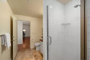836 S Curry St, Portland, OR 97239 - Photo 32