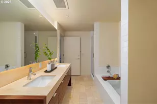 836 S Curry St, Portland, OR 97239 - Photo 26