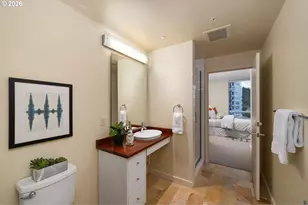 836 S Curry St, Portland, OR 97239 - Photo 32