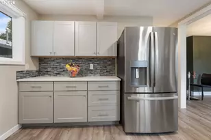 375 SW 131st Ave, Beaverton, OR 97005 - Photo 12