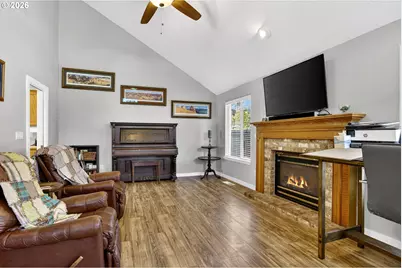 12276 SE Mountain Sun Dr, Clackamas, OR 97015 - Photo 8