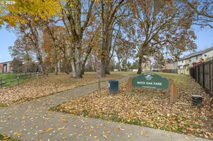 623 N Oak Hollow Dr, Newberg, OR 97132 - Photo 32