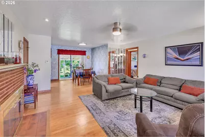 10620 NE Holladay St, Portland, OR 97220 - Photo 2