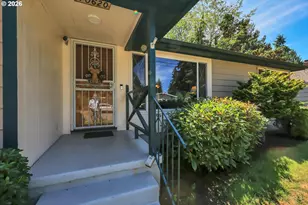 10620 NE Holladay St, Portland, OR 97220 - Photo 32