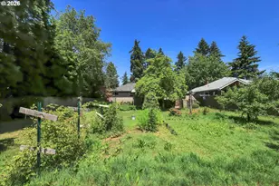 10620 NE Holladay St, Portland, OR 97220 - Photo 36