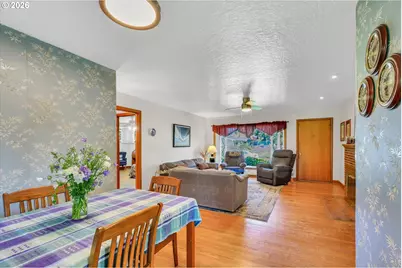 10620 NE Holladay St, Portland, OR 97220 - Photo 14
