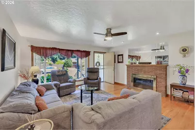10620 NE Holladay St, Portland, OR 97220 - Photo 4