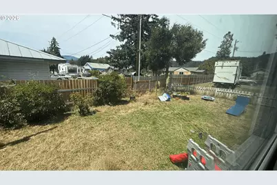 76251 Rainbow St #5, Oakridge, OR 97463 - Photo 2