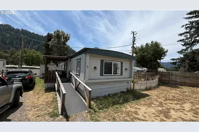 76251 Rainbow St #5, Oakridge, OR 97463 - Photo 1