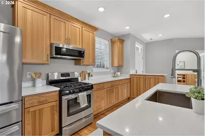 900 Falcon Ct, Hood River, OR 97031 - Photo 18