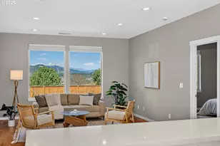 900 Falcon Ct, Hood River, OR 97031 - Photo 14