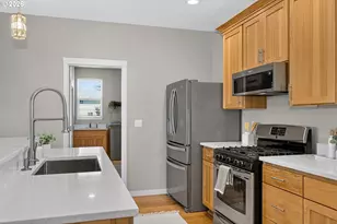 900 Falcon Ct, Hood River, OR 97031 - Photo 16