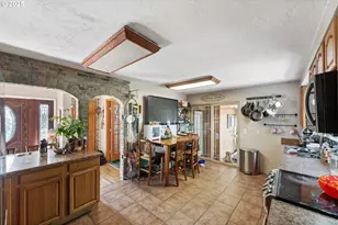 760 O'Connell St, North Bend, OR 97459 - Photo 12