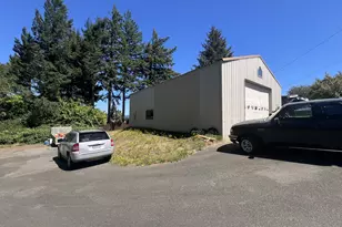 760 O'Connell St, North Bend, OR 97459 - Photo 2