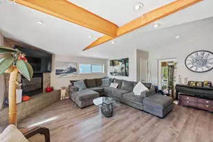 760 O'Connell St, North Bend, OR 97459 - Photo 10