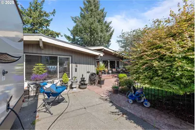 760 Oconnell St, North Bend, OR 97459 - Photo 8