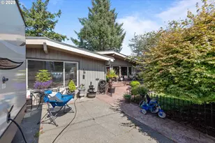 760 O'Connell St, North Bend, OR 97459 - Photo 8