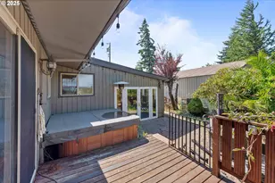 760 O'Connell St, North Bend, OR 97459 - Photo 26